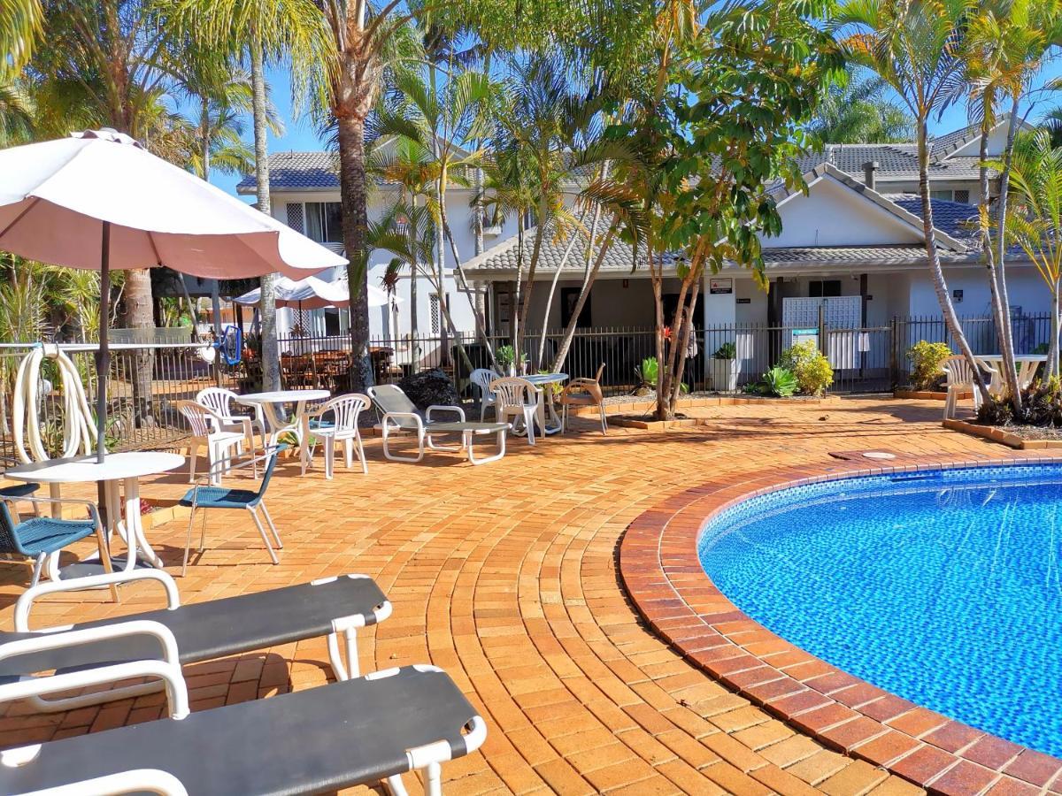 Bay Of Palms Hotel Gold Coast Exterior photo